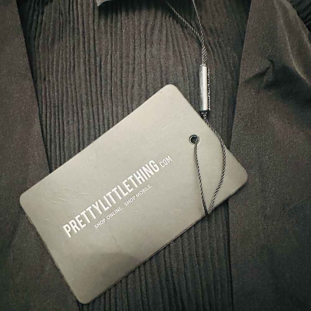 Pretty Little Thing Black Plunge Neck Pleated Party Dress Womens 8 UK12 - Picture 5 of 6